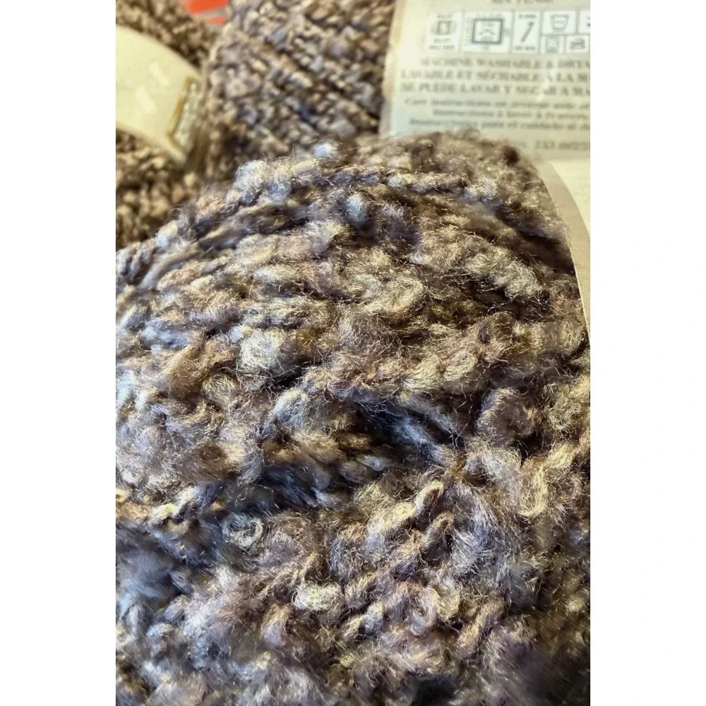 New Bernat Soft Boucle Yarn Misty Shades #22927 Brown 5 oz 255 Yds Bulky New - Picture 4 of 4